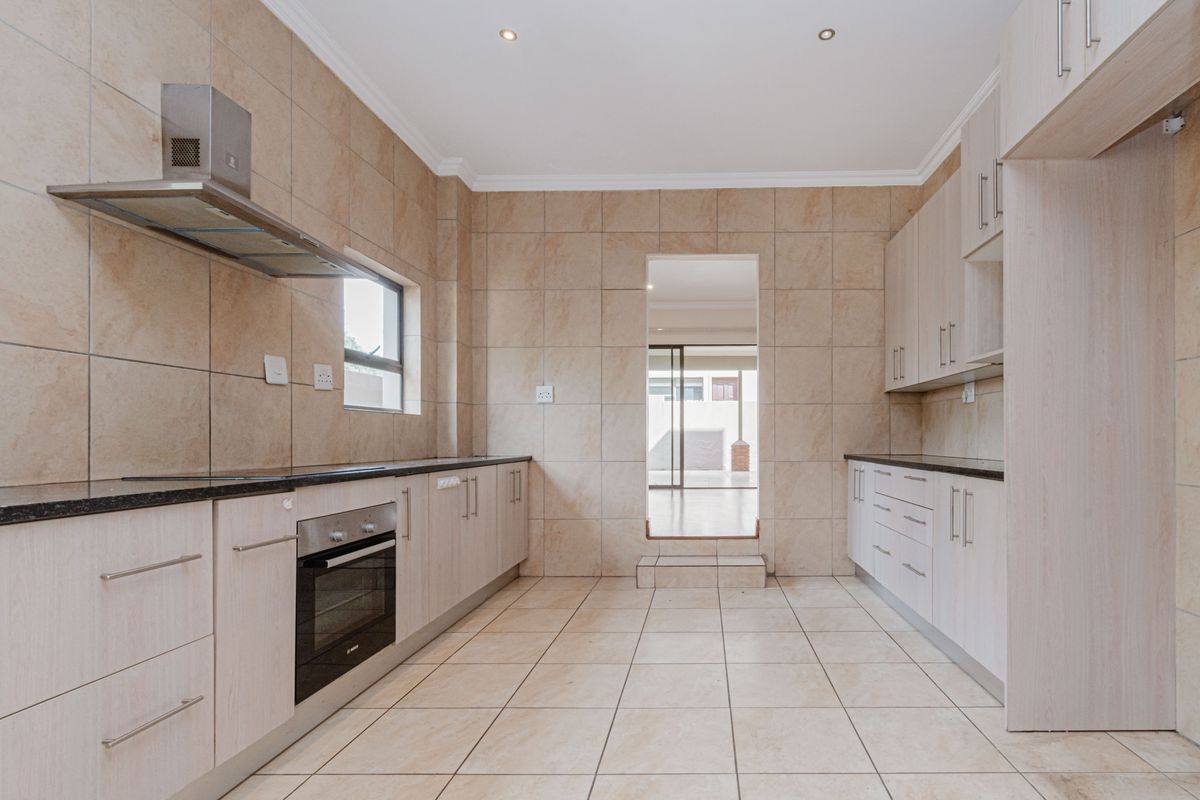 Freehold For Sale In Sandton - Photo 5
