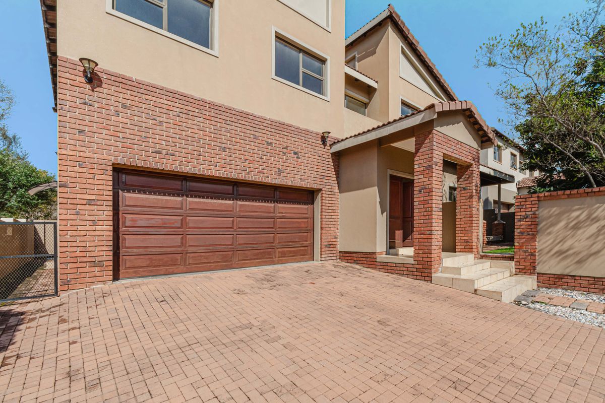 Freehold For Sale In Sandton - Photo 2