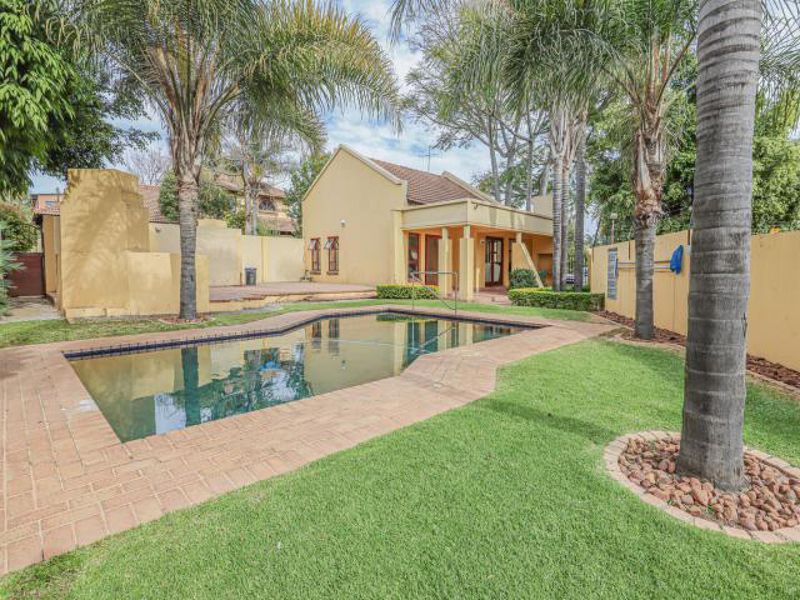 Apartment For Sale In Sandton - Photo 1