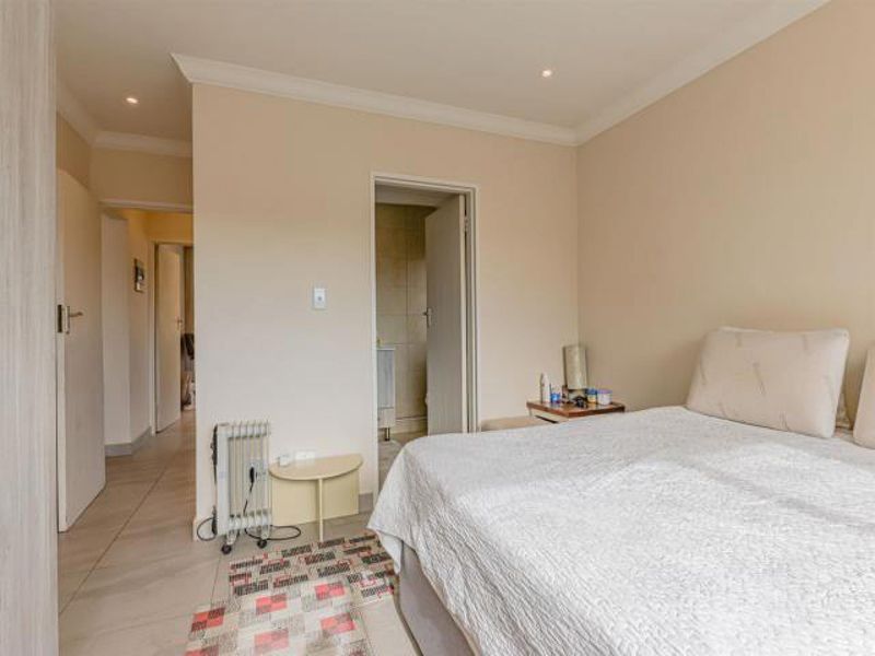 Apartment For Sale In Sandton - Photo 8