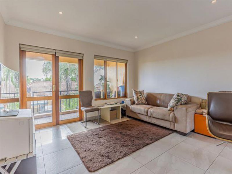 Apartment For Sale In Sandton - Photo 3