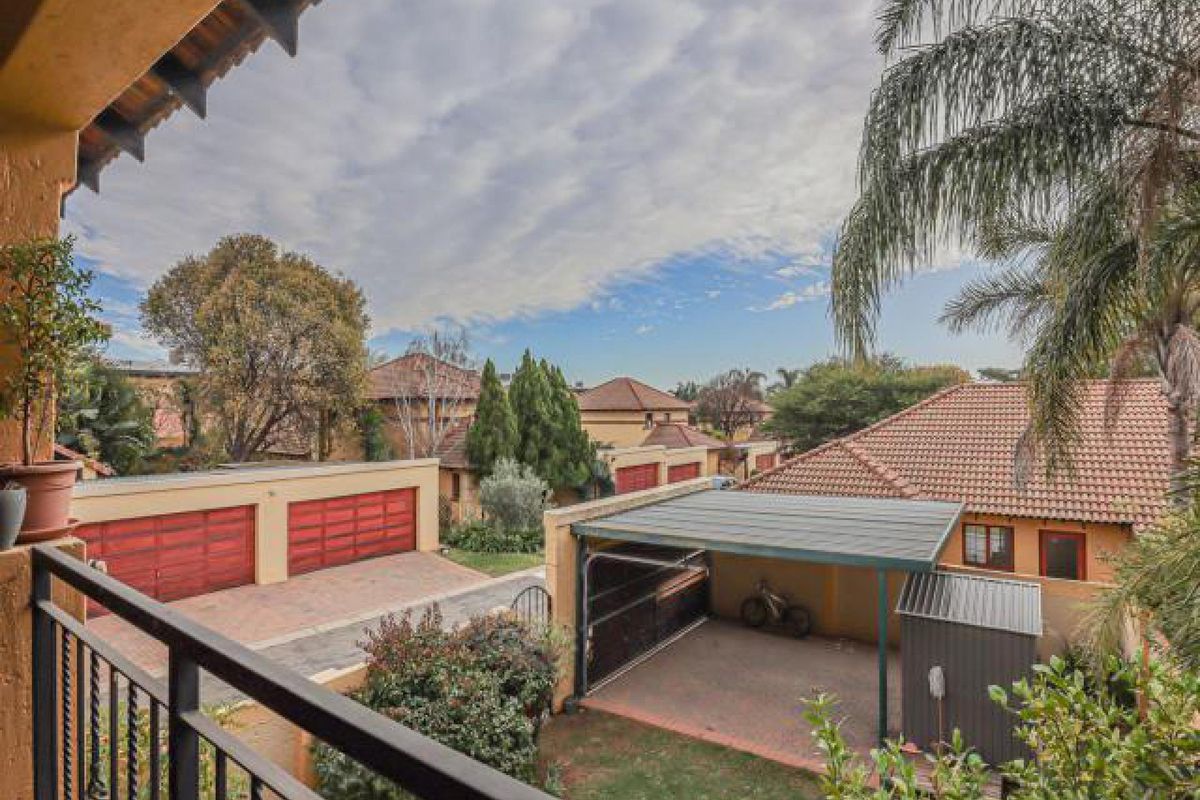 Apartment For Sale In Sandton - Photo 2