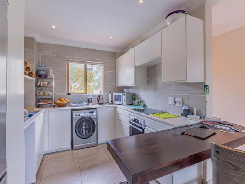 Apartment For Sale In Sandton - Photo 4