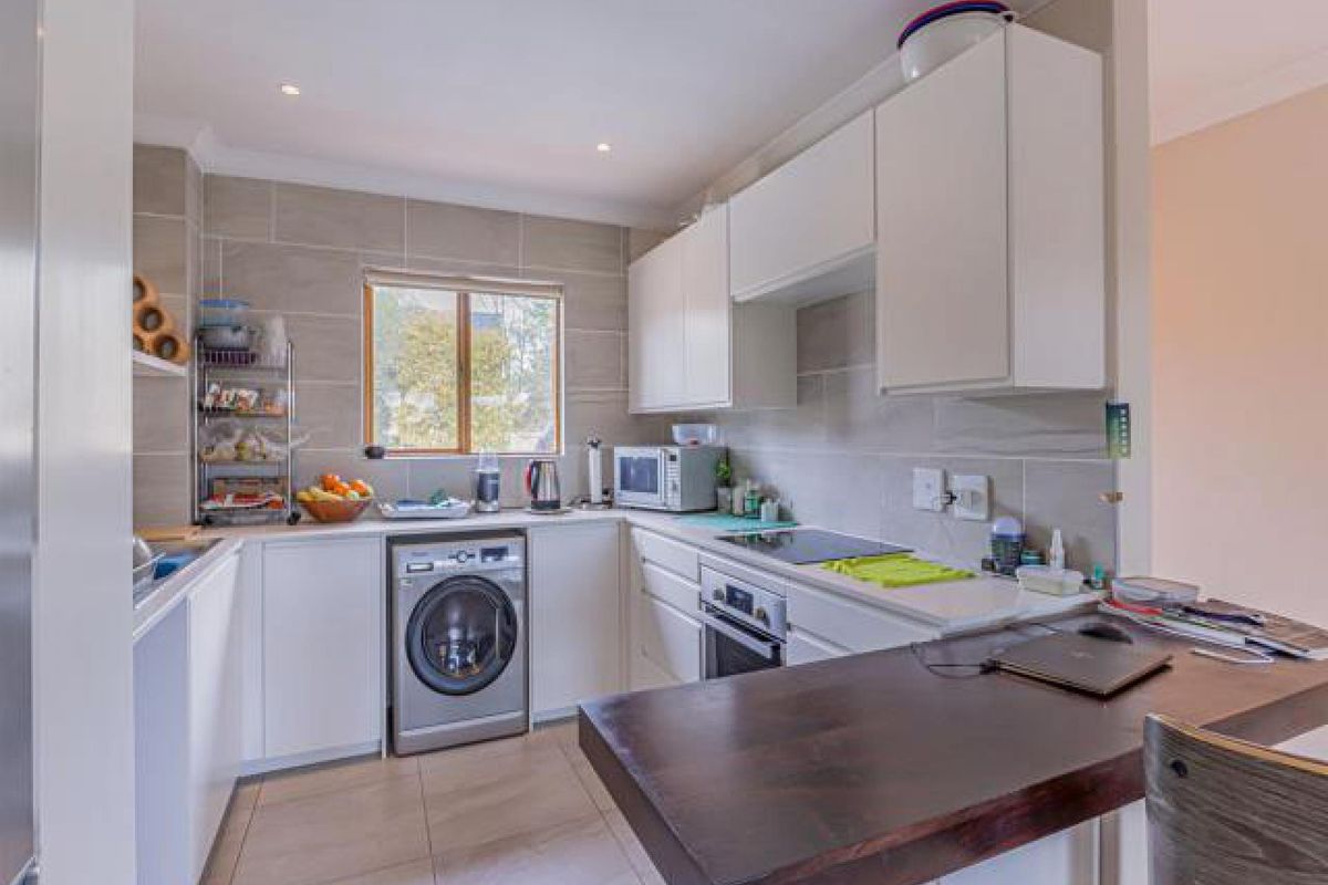 Apartment For Sale In Sandton - Photo 4