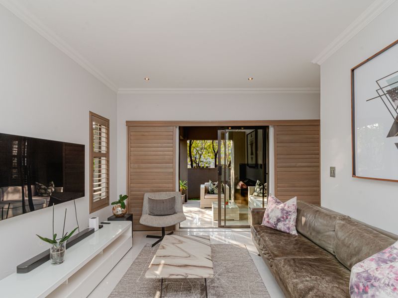 Luxury Family Living in Beverley Sandton - Photo 10
