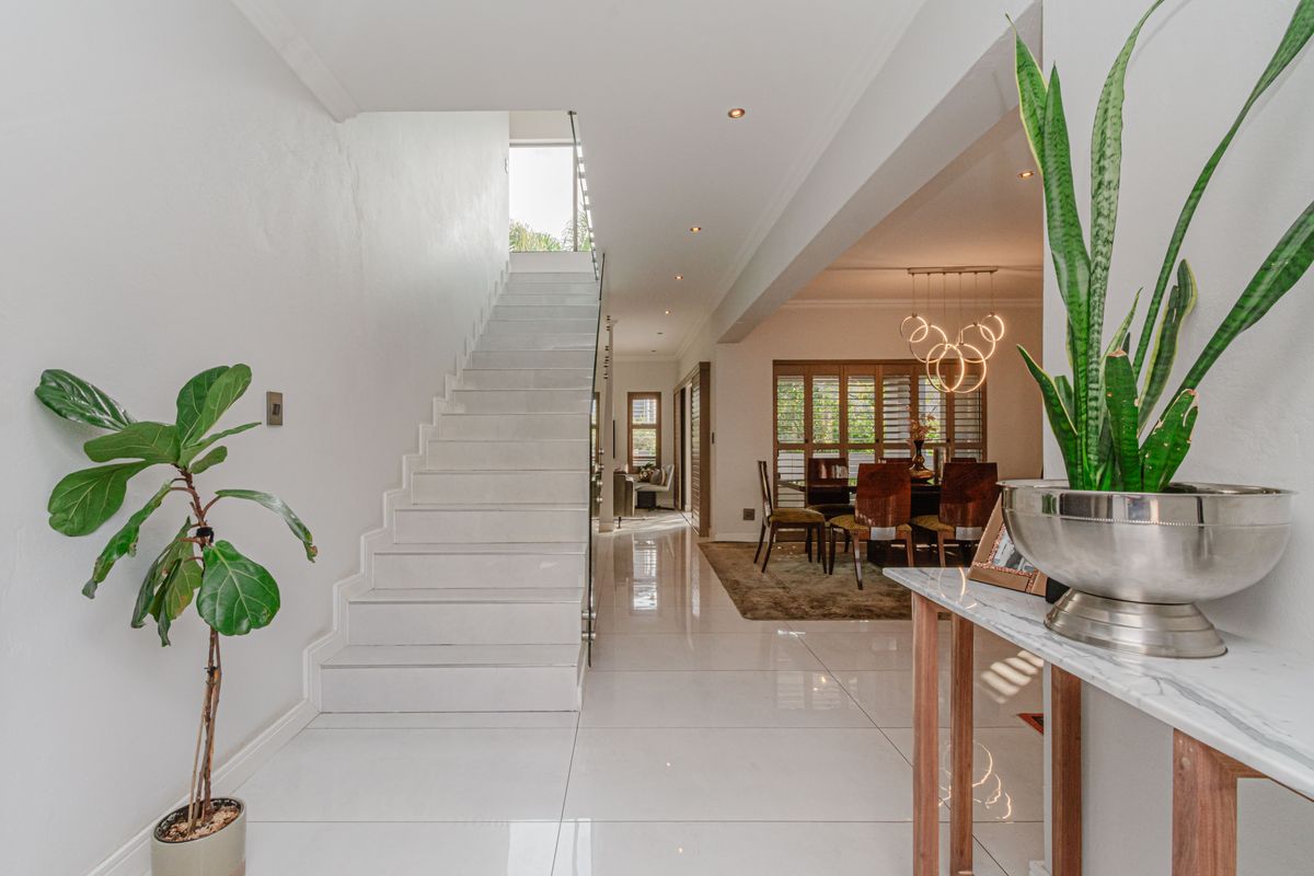 Luxury Family Living in Beverley Sandton - Photo 2