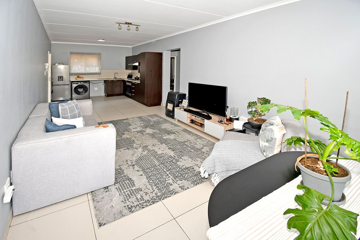 Apartment Rental Monthly In Sandton - Photo 3