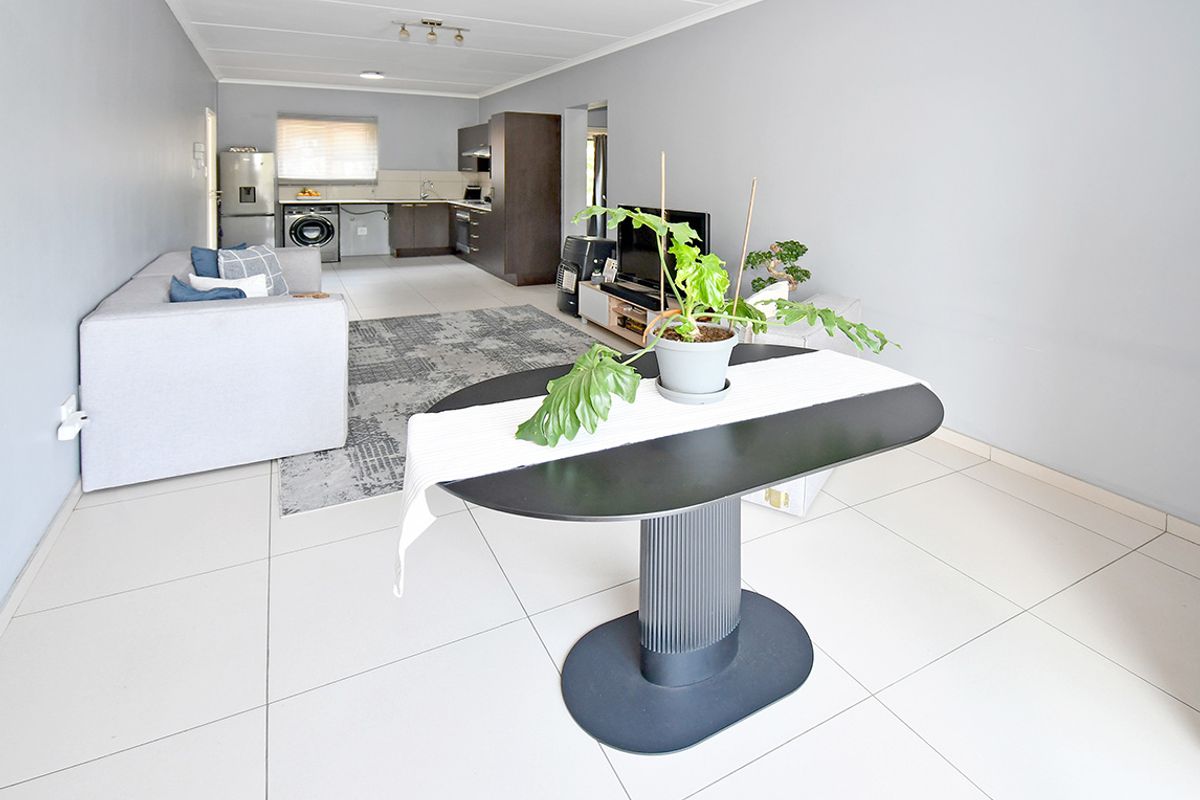 Apartment Rental Monthly In Sandton - Photo 5