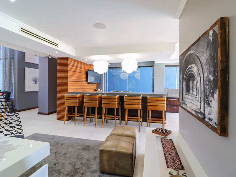 Executive estate living on the Vaal River. Masterly built. Elegant décor and finishes. - Photo 7