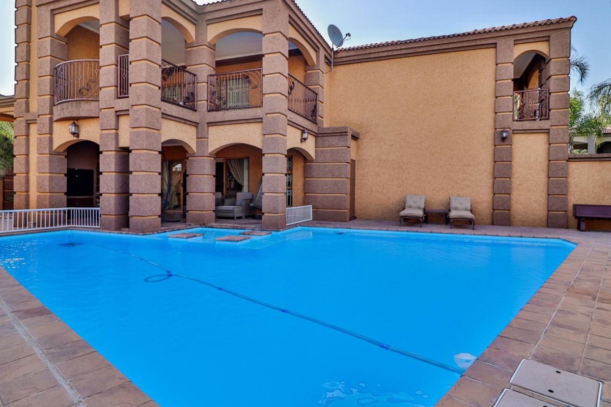 A Masterpiece. - Photo 3