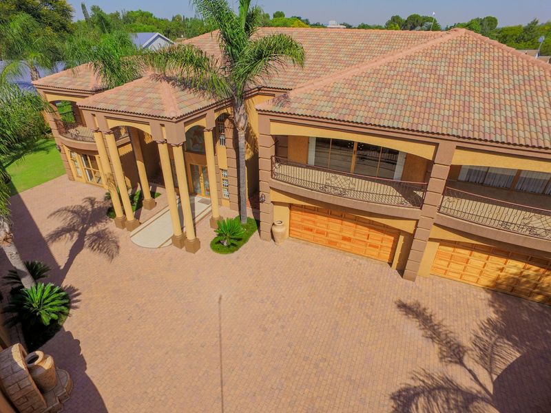 A Masterpiece. - Photo 4