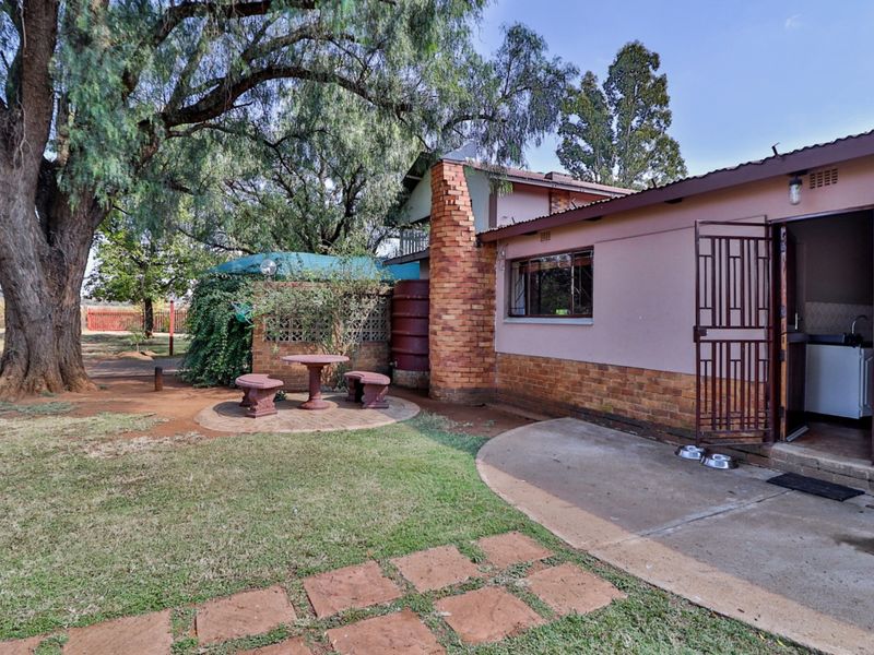 2 (Two) X 2.14 ha - Small holdings next to each other For Sale - Near the R 42. One with big house - Photo 4