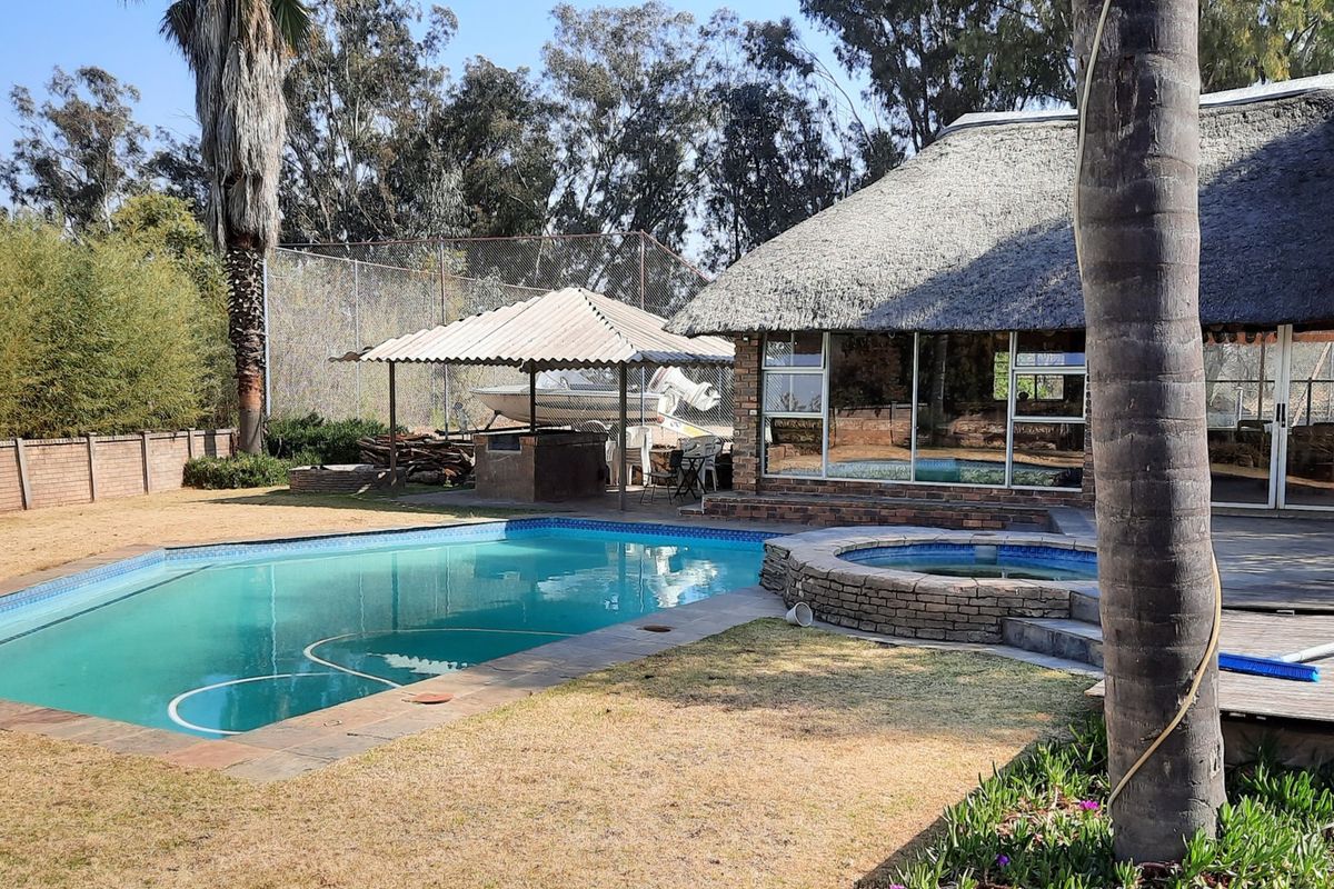 Small Farm in a beautiful area of the Vaal Triangle. - Photo 2