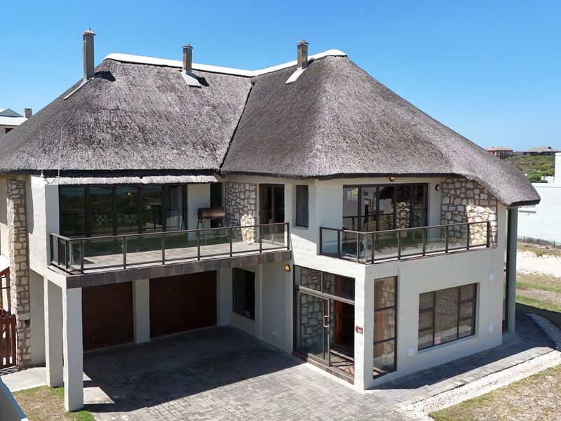 Comfort, Space & Sea Views All in One - Photo 1