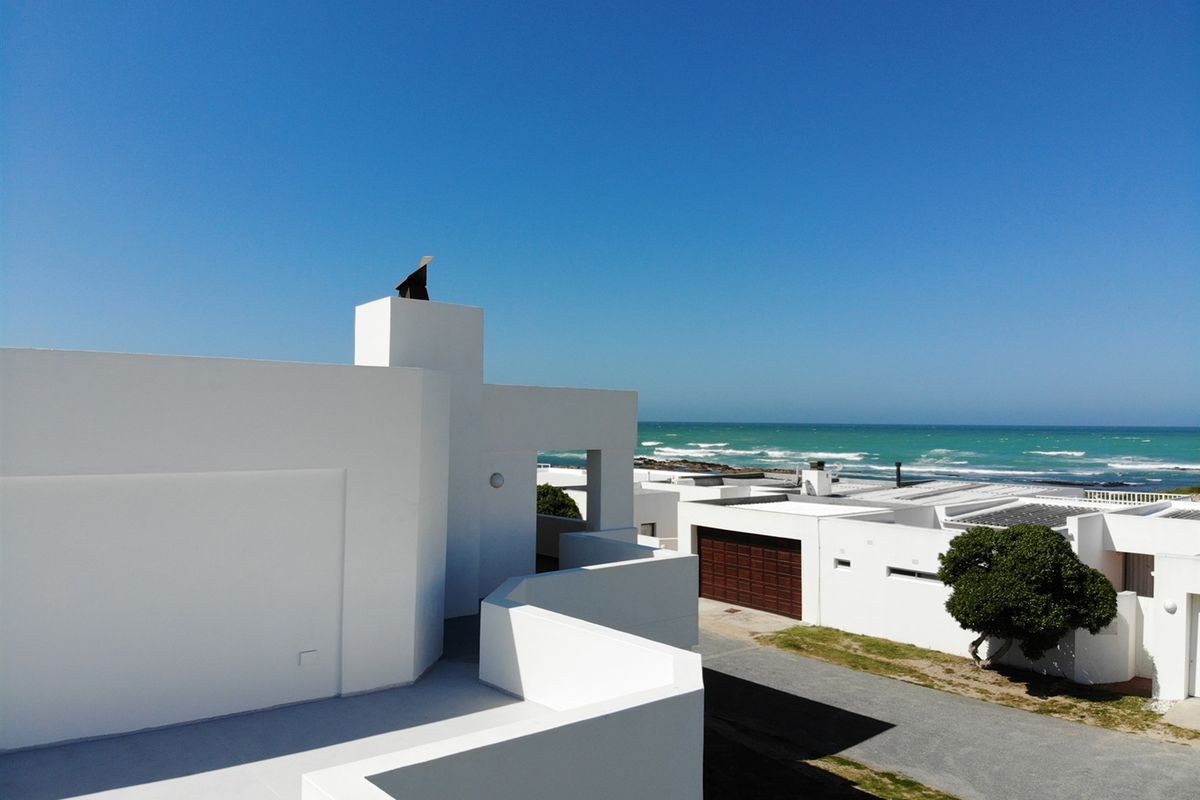 Panaromic With Picture Perfect Ocean Views - Photo 4