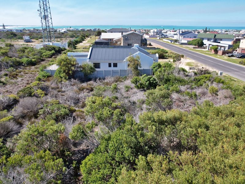 Established area boasting a coastal feel! - Photo 6