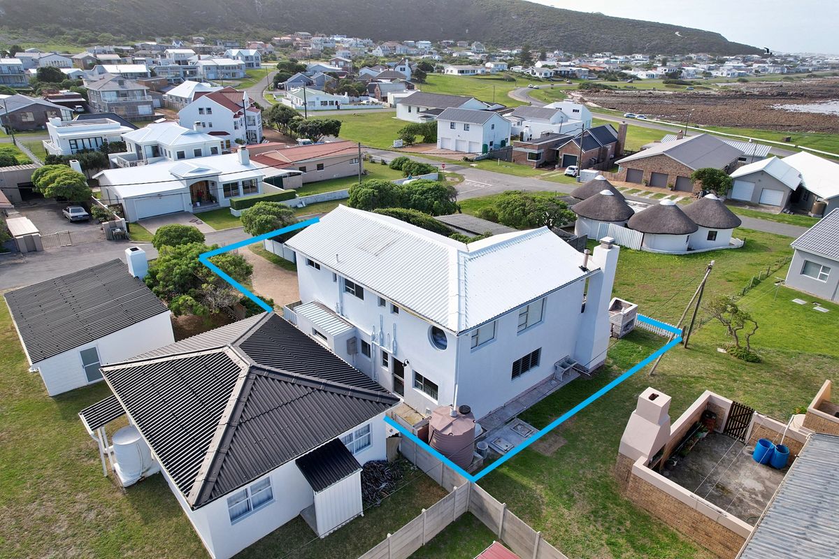 Coastal Artistry & Vibrant Living in this Agulhas Haven! - Photo 5