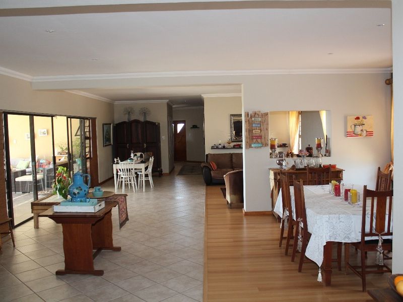 5 Bedroom executive home, Myburgh Park Langebaan - Photo 9