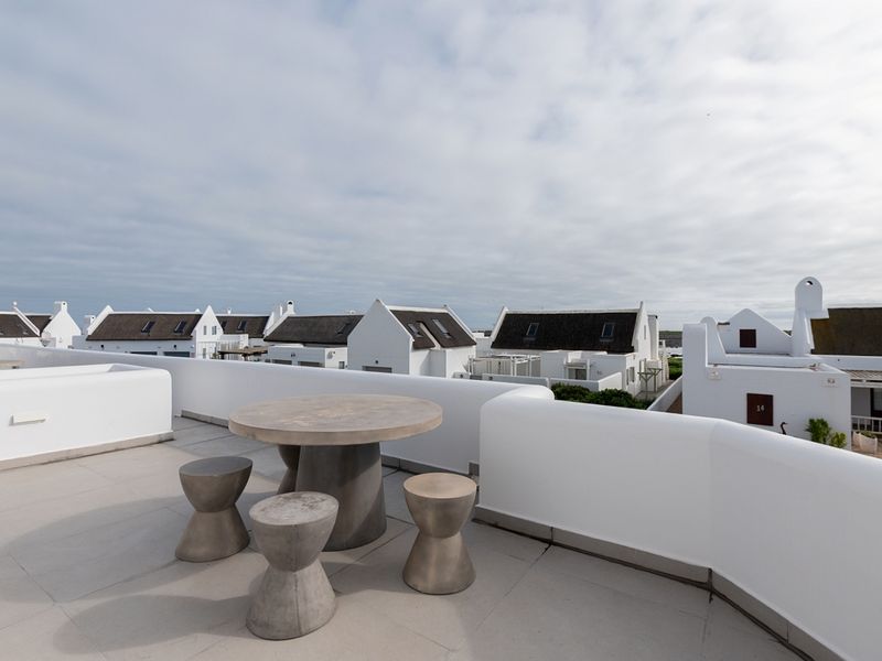 Modern luxury in a picturesque seaside village - Photo 10