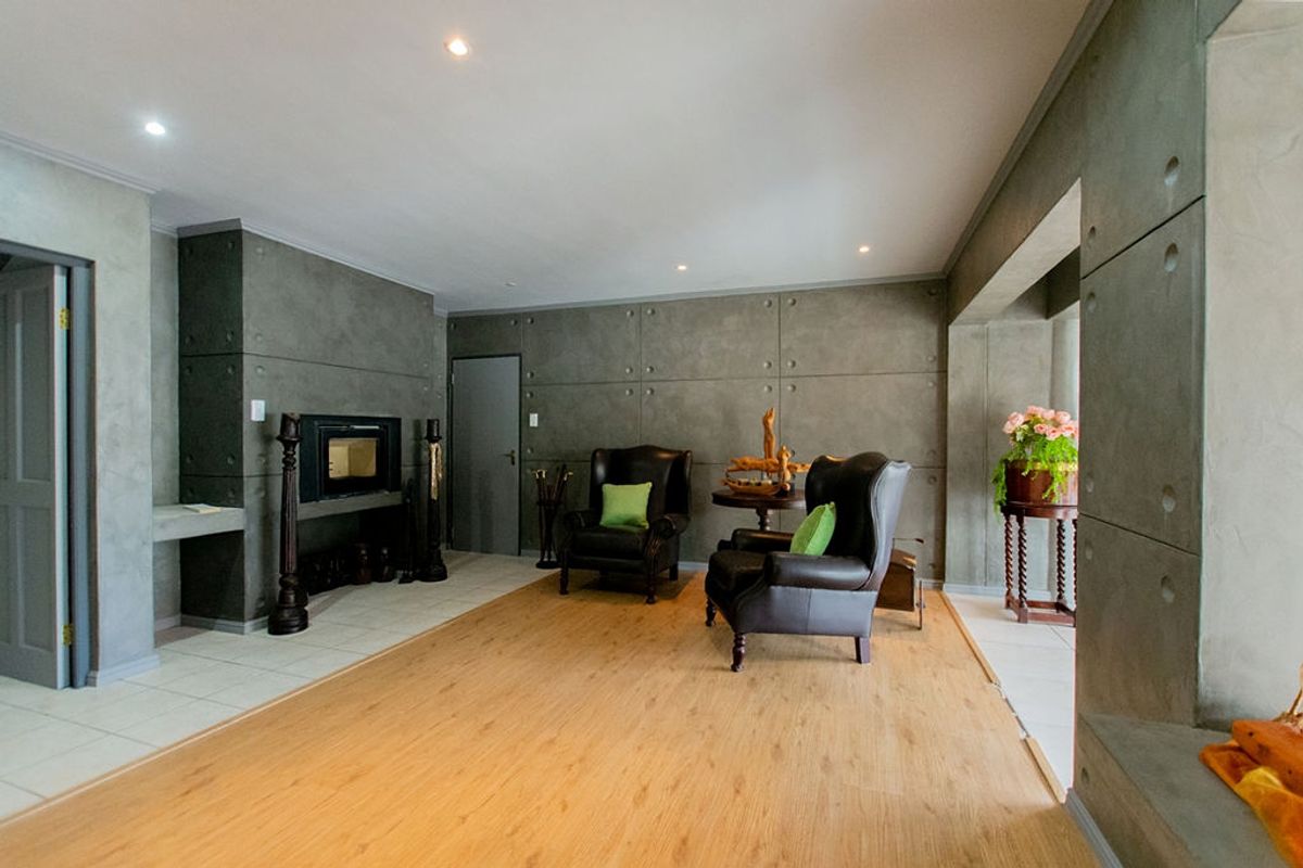 4 Bedroom house with a 3 bedroom second dwelling for sale in Myburgh Park Langebaan - Photo 3