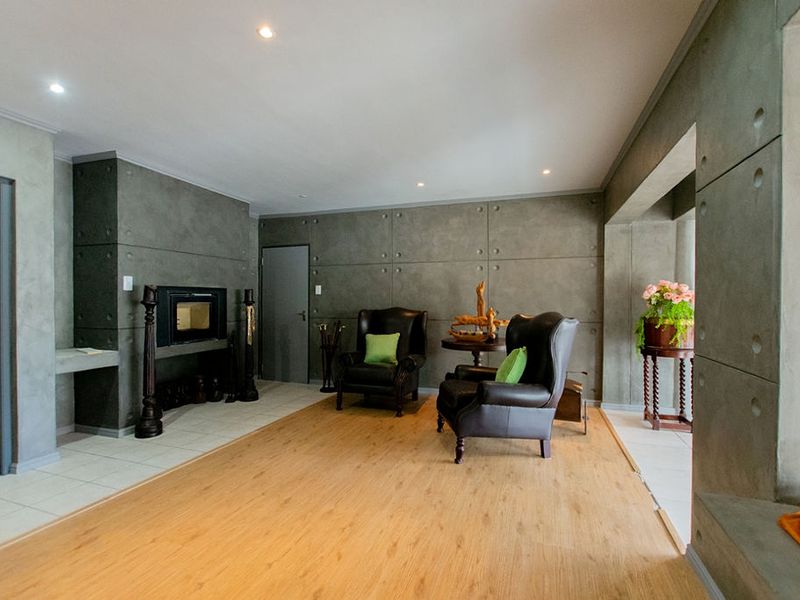 4 Bedroom house with a 3 bedroom second dwelling for sale in Myburgh Park Langebaan - Photo 3