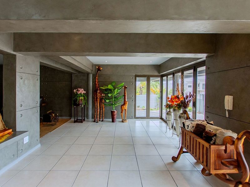 4 Bedroom house with a 3 bedroom second dwelling for sale in Myburgh Park Langebaan - Photo 2