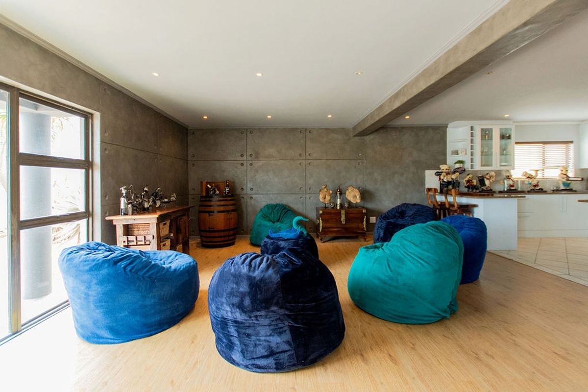 4 Bedroom house with a 3 bedroom second dwelling for sale in Myburgh Park Langebaan - Photo 4