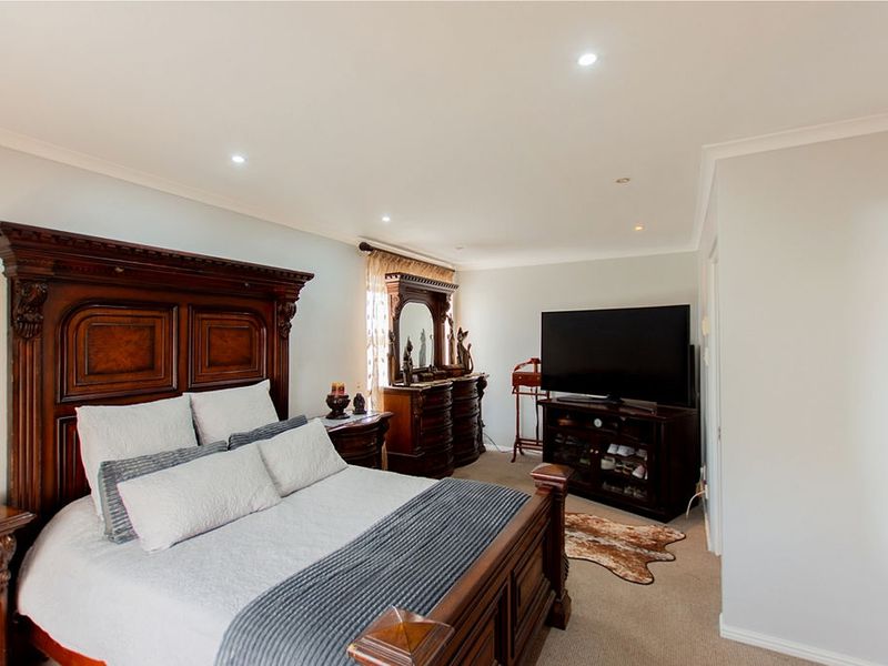 4 Bedroom house with a 3 bedroom second dwelling for sale in Myburgh Park Langebaan - Photo 10