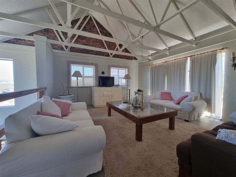 Spacious Home Located on the Golden Mile St Helena Bay - Photo 9