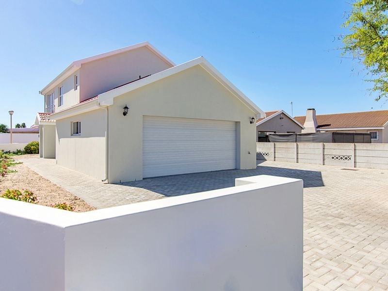 Beautiful Family Home - Photo 2