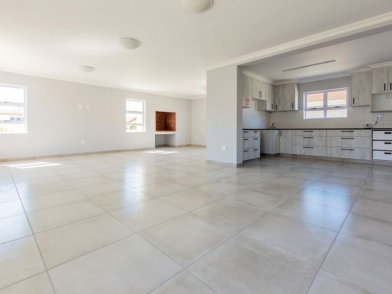 Beautiful Family Home - Photo 7