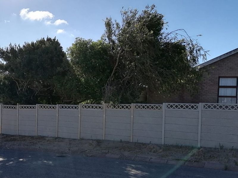 2 BEDROOM HOUSE ON A LARGE PLOT - Photo 2