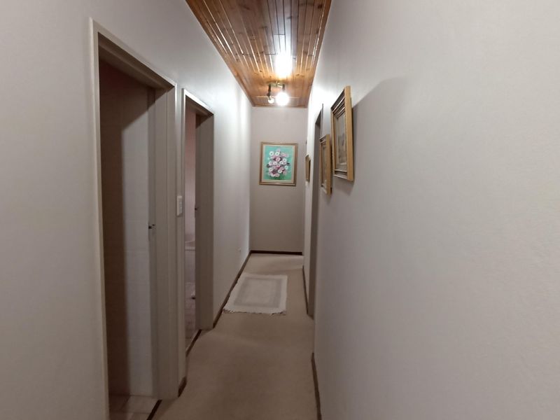 EXQUISITE FAMILY HOME - Photo 9
