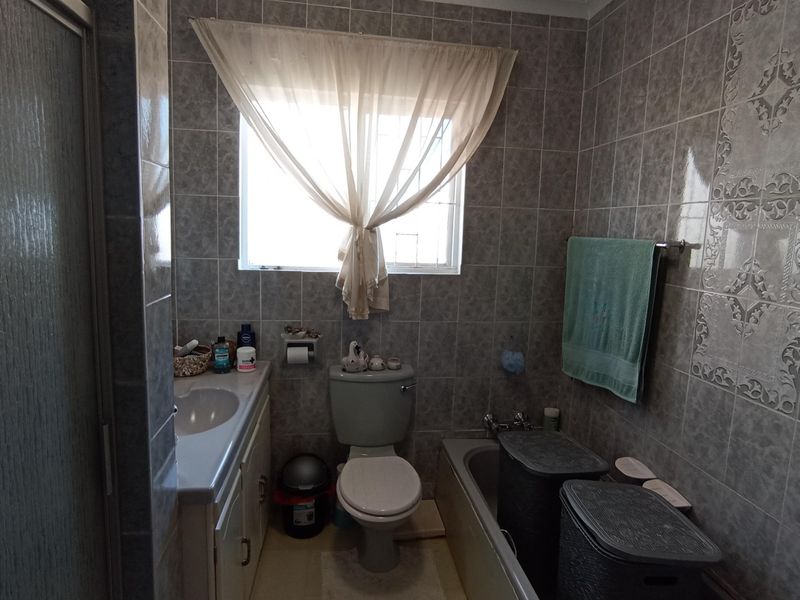 NEAT 3 BEDROOM HOUSE WITH LOTS OF HIDDEN FEATURES - Photo 7