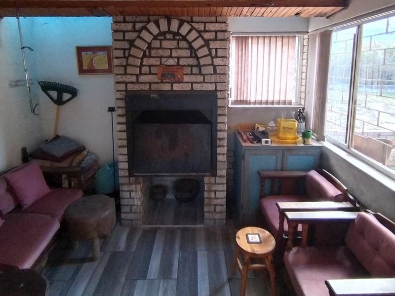 NEAT FAMILY HOME ON A LARGE STAND - Photo 5