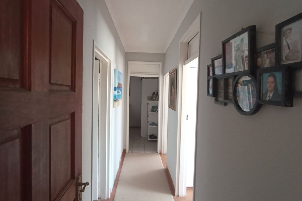 IDEAL INVESTMENT OPPORTUNITY OR  HOME FOR A LARGER FAMILY - Photo 5