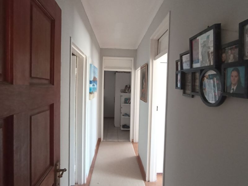 IDEAL INVESTMENT OPPORTUNITY OR  HOME FOR A LARGER FAMILY - Photo 5