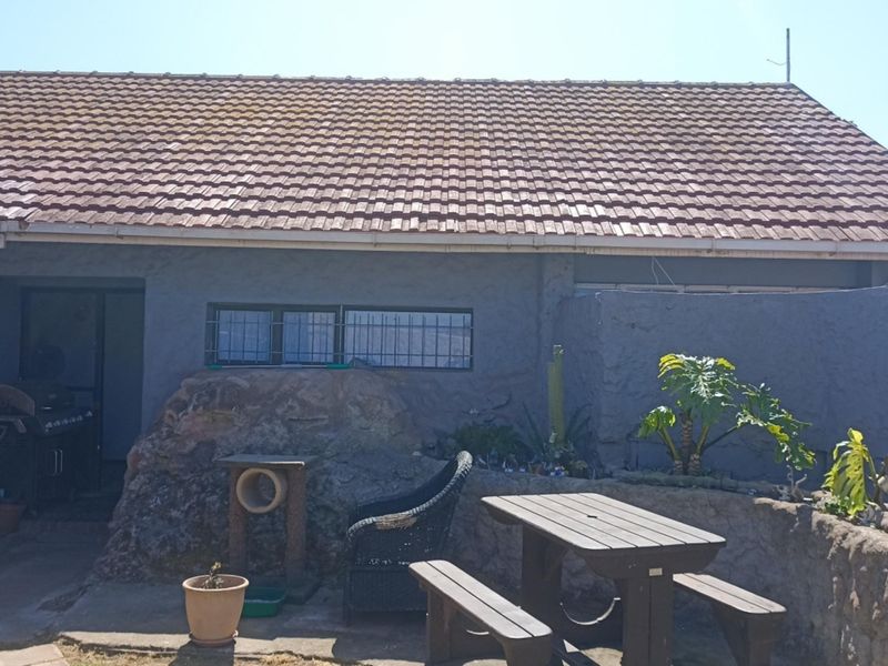 IDEAL INVESTMENT OPPORTUNITY OR  HOME FOR A LARGER FAMILY - Photo 2