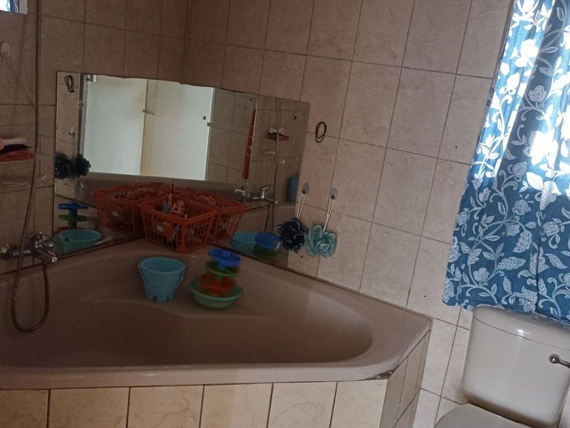 IDEAL INVESTMENT OPPORTUNITY OR  HOME FOR A LARGER FAMILY - Photo 10