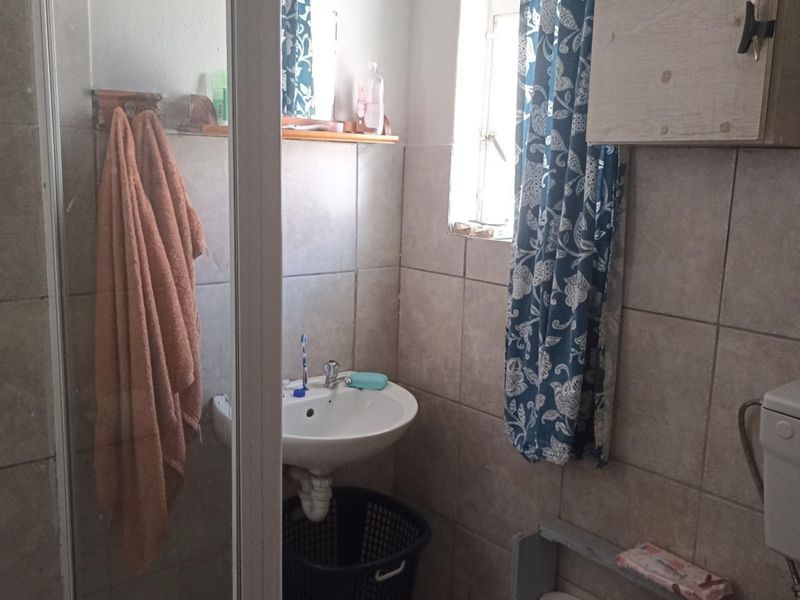 IDEAL INVESTMENT OPPORTUNITY OR  HOME FOR A LARGER FAMILY - Photo 8