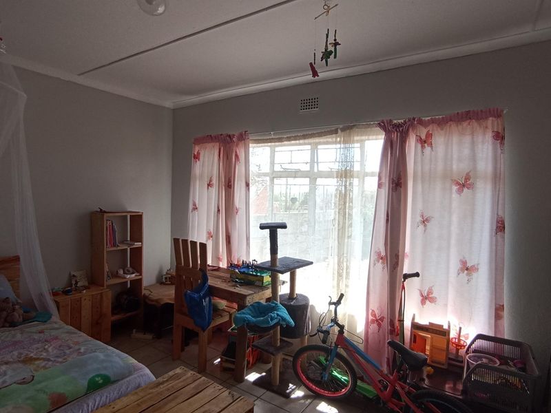 IDEAL INVESTMENT OPPORTUNITY OR  HOME FOR A LARGER FAMILY - Photo 9