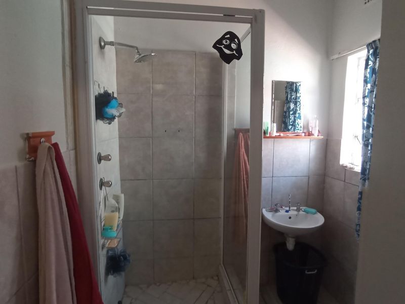 IDEAL INVESTMENT OPPORTUNITY OR  HOME FOR A LARGER FAMILY - Photo 7
