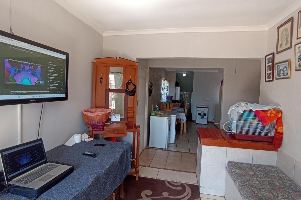 IDEAL INVESTMENT OPPORTUNITY OR  HOME FOR A LARGER FAMILY - Photo 3