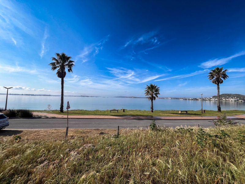 Seize the opportunity to build your dream home with stunning sea views in Saldanha Bay. - Photo 2