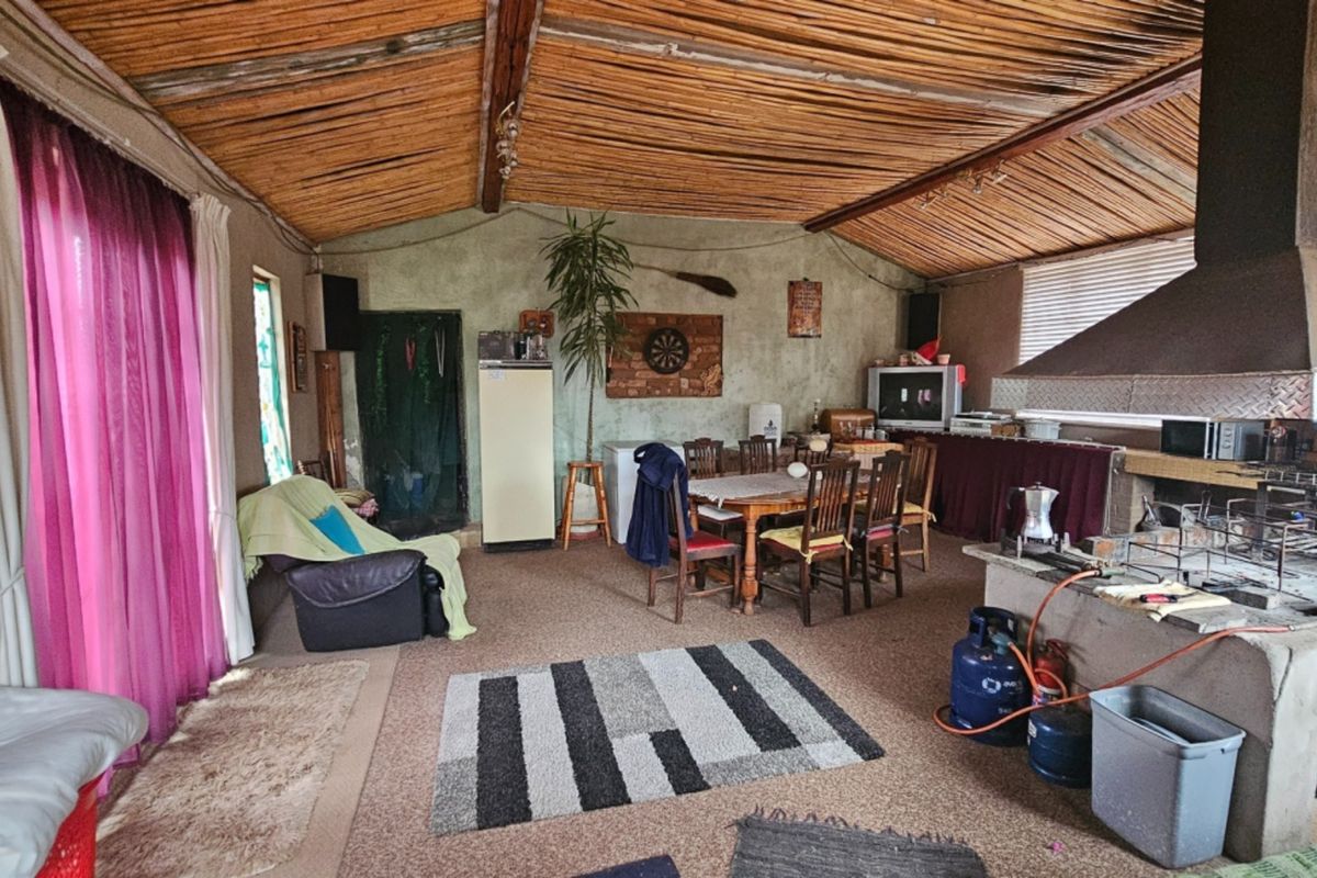 Explore a lucrative opportunity in Vredenburg with this versatile property - Photo 4