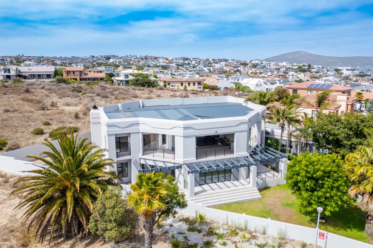 ARCHITECTURAL MASTERPIECE IN THE SOUGHT AFTER COASTAL TOWN  LANGEBAAN - Photo 4