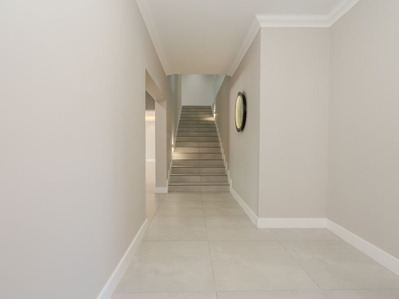 ARCHITECTURAL MASTERPIECE IN THE SOUGHT AFTER COASTAL TOWN  LANGEBAAN - Photo 6