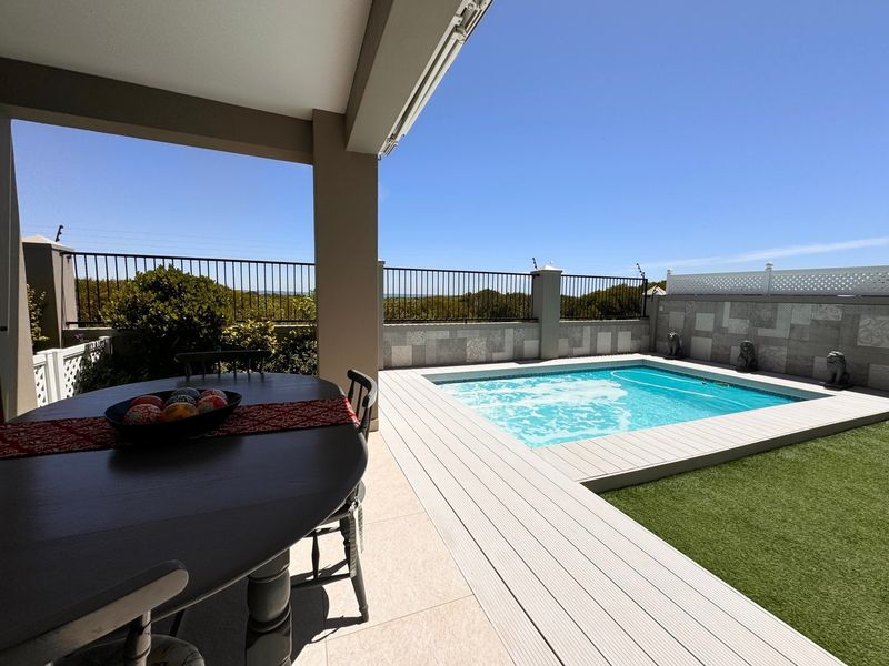 DESIGNED WITH DISTINCTION - Photo 3