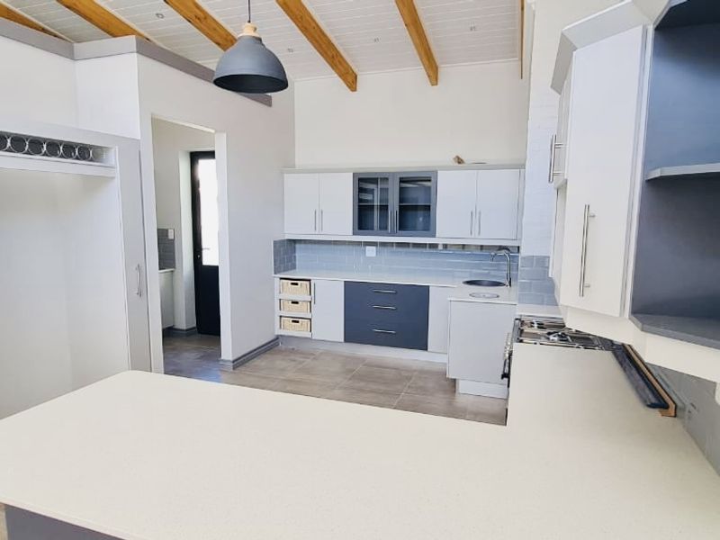 A Tranquil Modern Home - Photo 9