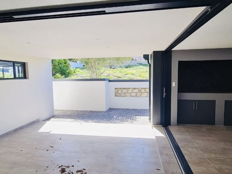 A Tranquil Modern Home - Photo 7